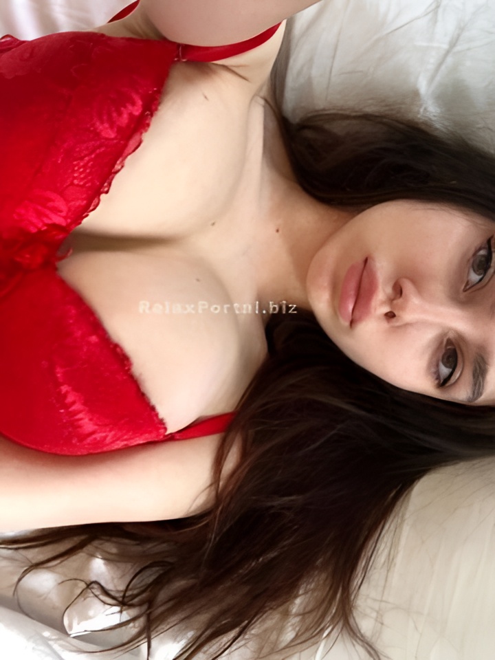 Эвелина привлекальеная девушка из Симферополя цена от 2500 руб