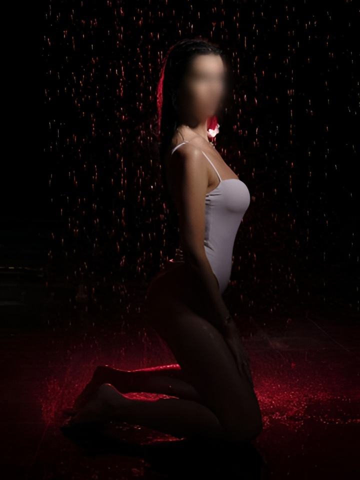 Индира привлекальеная девушка из Симферополя цена от 10000 руб