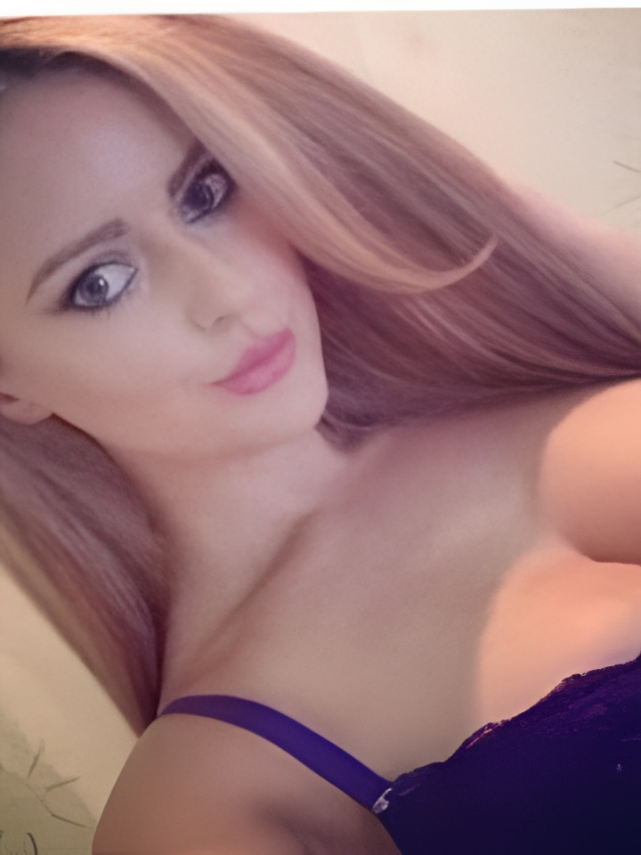 Юля привлекальеная девушка из Симферополя цена от 2500 руб