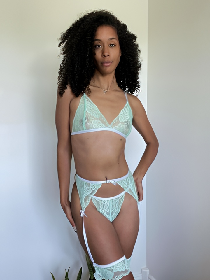 Индивидуалка Искра, доступна для личного знакомства от 4000 руб