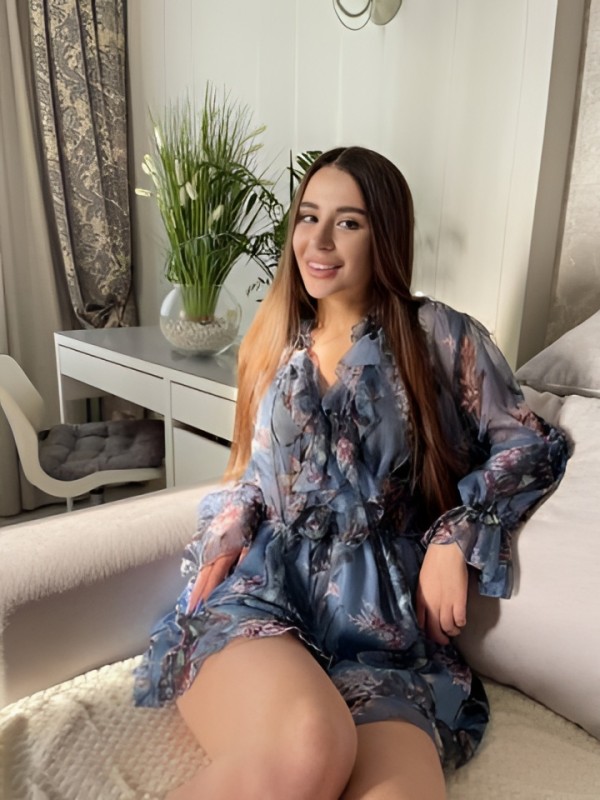 Алиса привлекательная девушка из Симферополя цена от 1500 руб