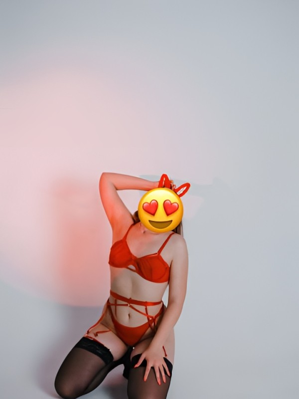 Амина привлекательная девушка из Симферополя цена от 2000 руб