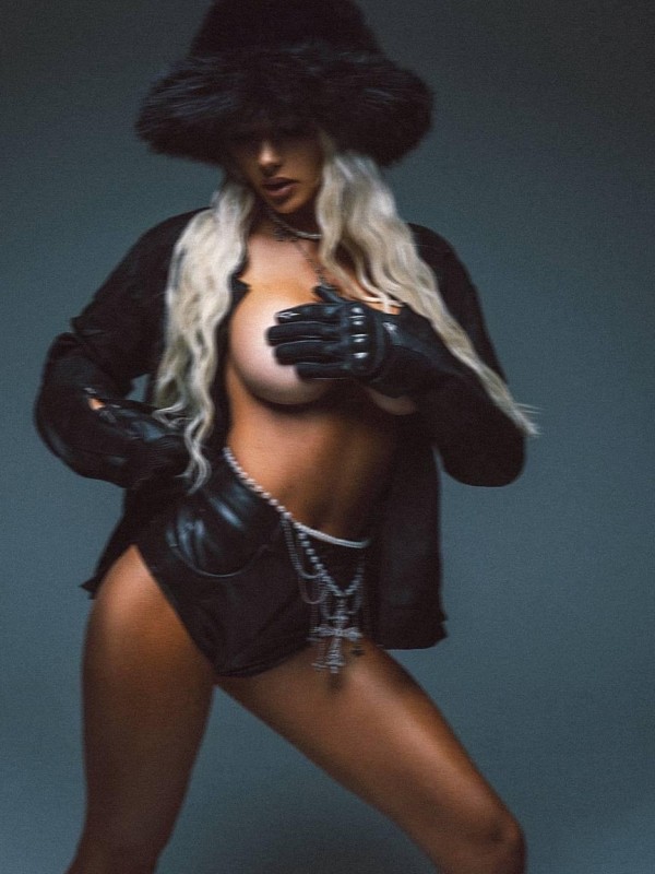 Елена привлекательная девушка из Симферополя цена от 7000 руб