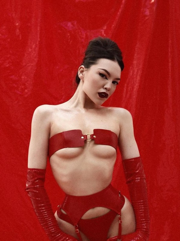 Надежда привлекательная девушка из Симферополя цена от 7000 руб